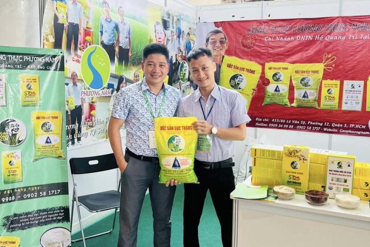 Gạo Ông Cua ST25 tại hội chợ Quận 7 