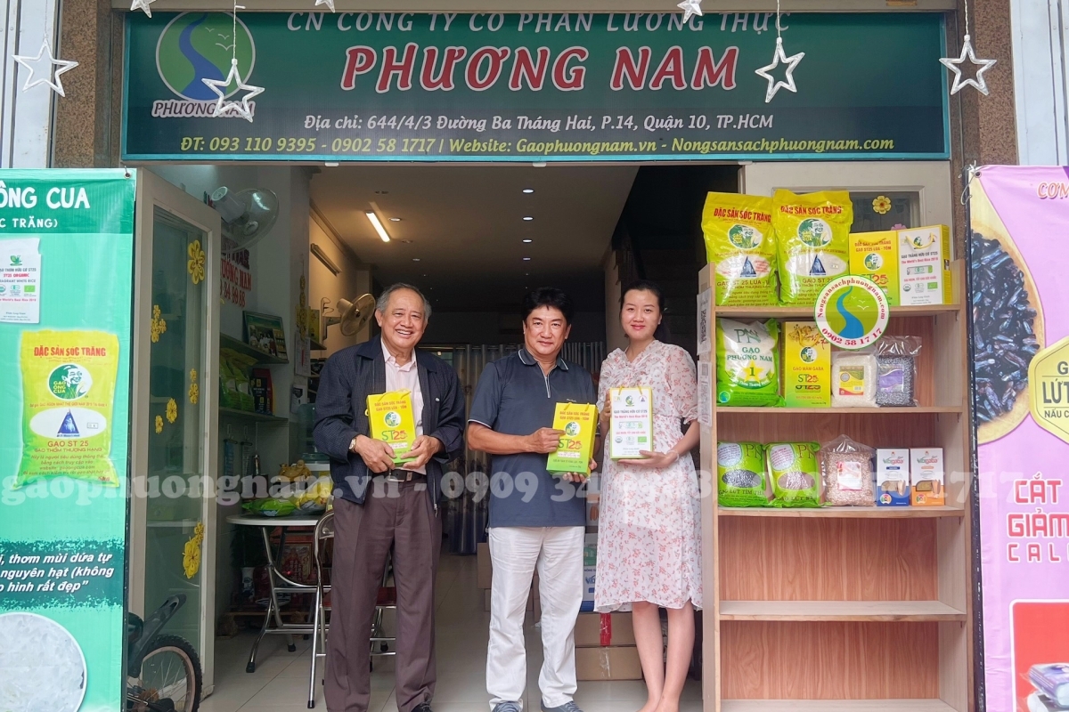 Anh Tiến - Giám đốc Bến Thành Group đến thăm Cửa hàng uỷ quyền chính hãng Gạo Ông Cua