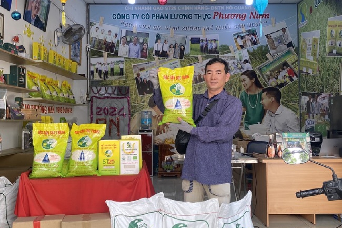Khách hàng quen thuộc Gạo Phương Nam TP THủ Đức 