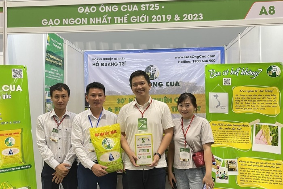 Gạo Phương Nam cùng Gạo Ông Cua ST25 tại hội chợ triễn lãm Quận 7 